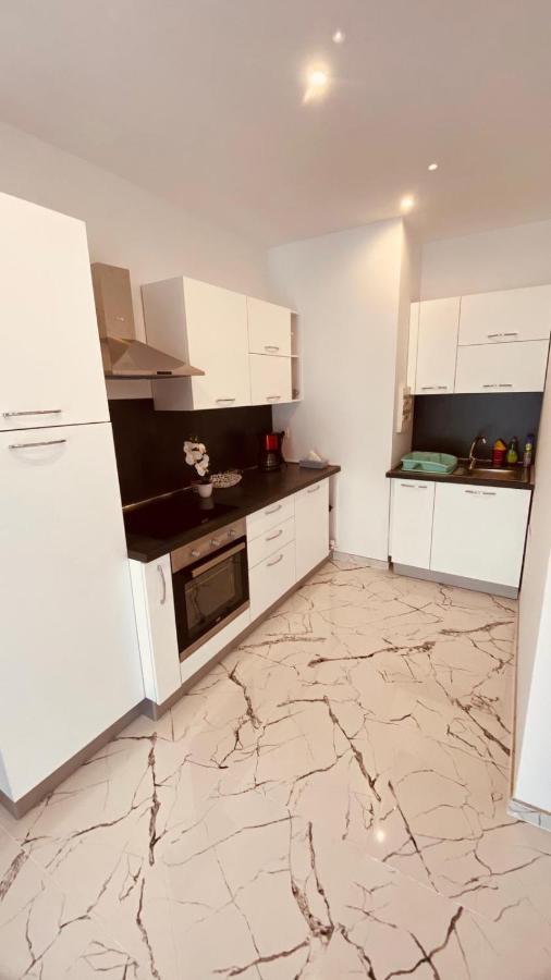 Imperia 2 Apartment Nice Bagian luar foto